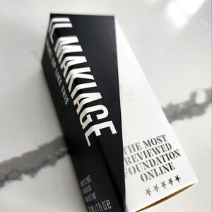 Il Makiage Woke up like this 040 foundation